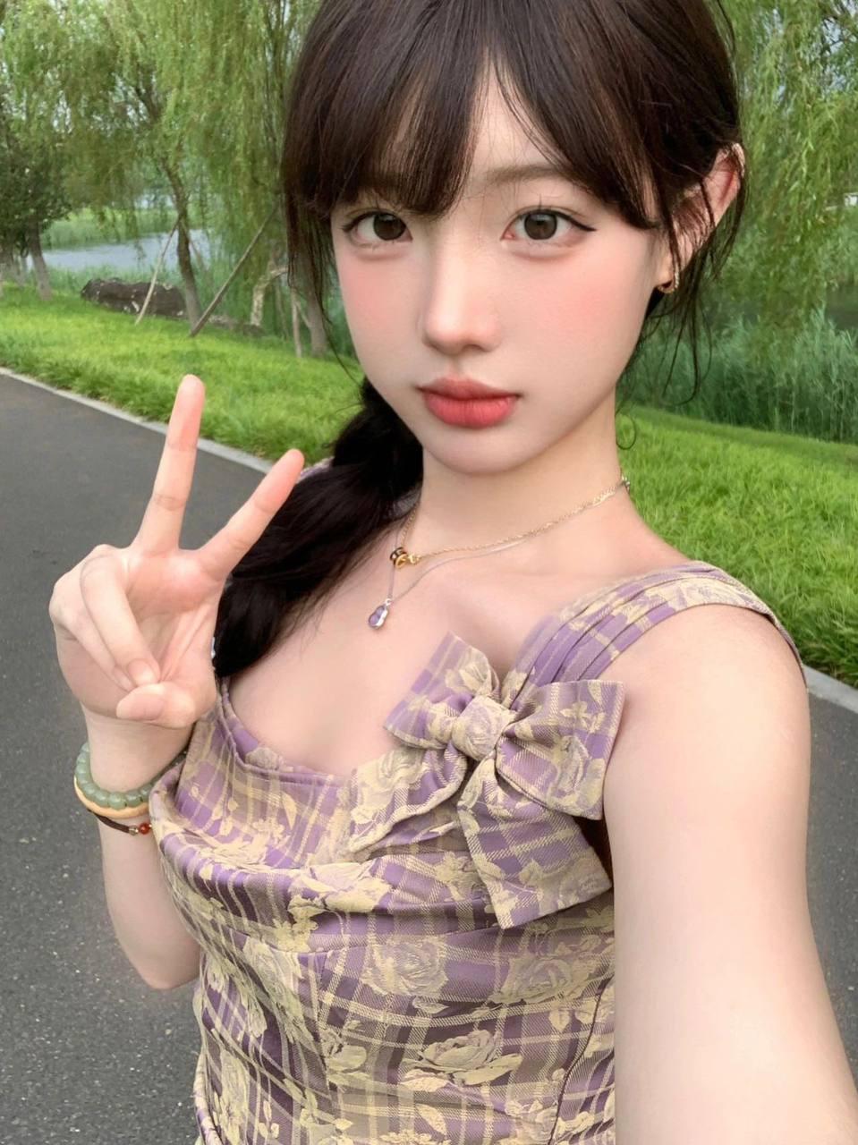 秋日金黄，一饮尽茶汤映秋的醇香